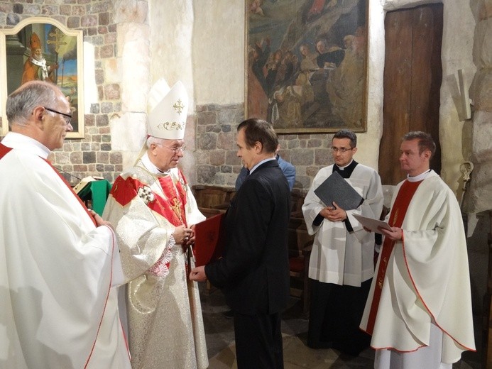 Ordynariusz łowicki został poproszony o rozpoczęcie procedury nadania archikolegiacie godności bazyliki mniejszej