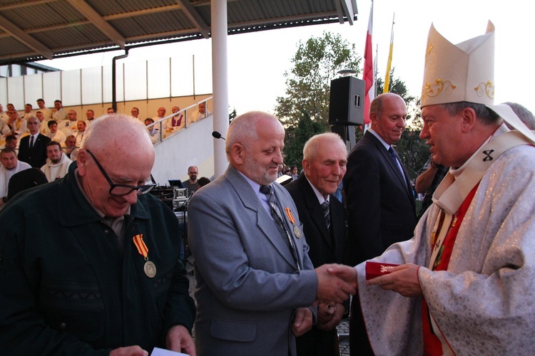 Pielgrzymka trzebnicka 2018 - medale św. Jadwigi Śląskiej