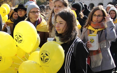 Obchodom Dnia Papieskiego towarzyszy zbiórka na fundusz stypendialny dla młodzieży