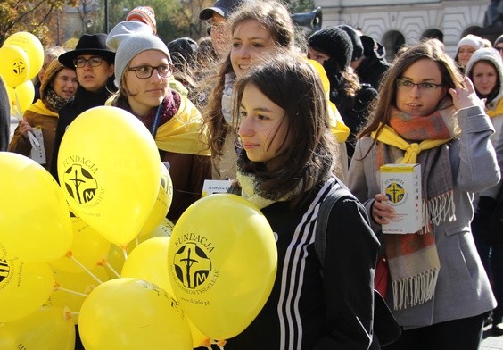 Obchodom Dnia Papieskiego towarzyszy zbiórka na fundusz stypendialny dla młodzieży