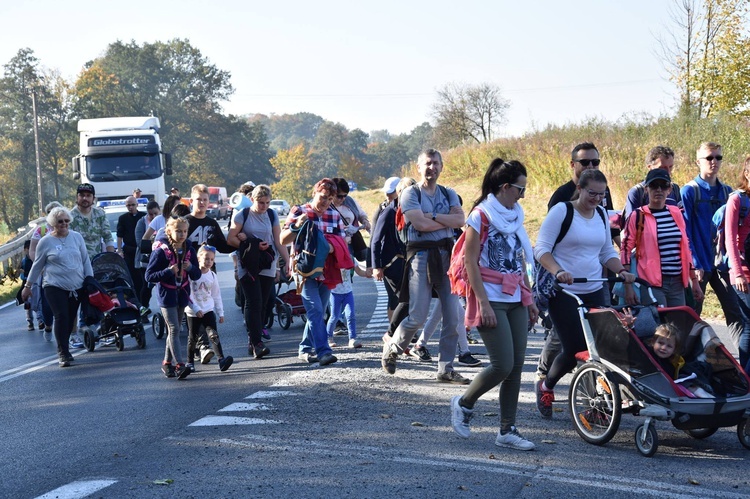 Pielgrzymka trzebnicka 2018 - cz. 12 - Oborniki Śląskie