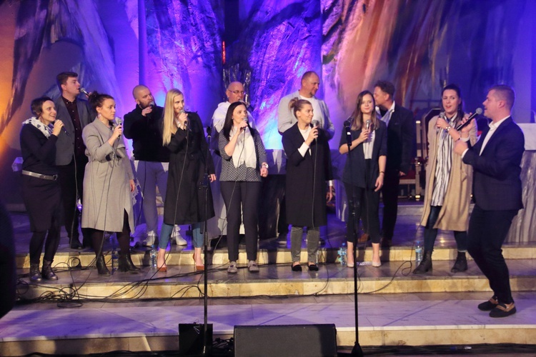 Koncert zespołu "Deus Meus" w kościele św. Mikołaja w Gdyni.