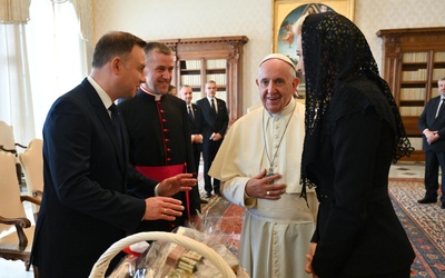 Serdeczne spotkanie papieża z parą prezydencką