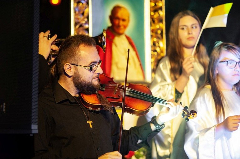 Koncert "Młodzi dla Jana Pawła II"