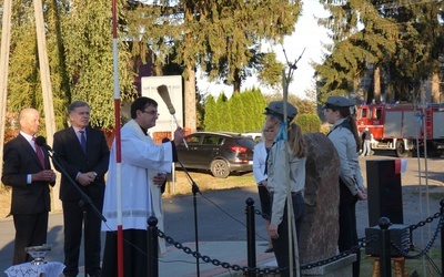 Obelisk w Pasiece Otfinowskiej 