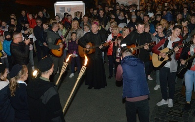 Wśród gitarzystów był bp Piotr Turzyński