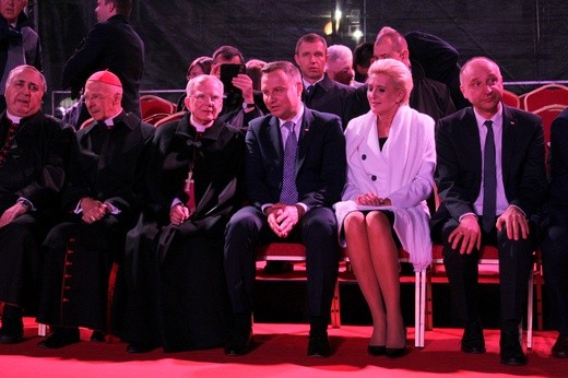 Odsłonięcie mozaiki w oknie papieskim i koncert dziękczynny