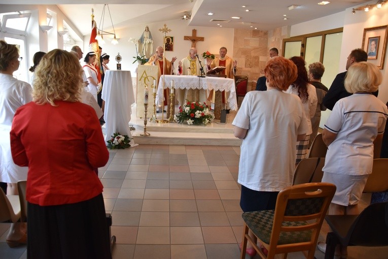 Przasnysz jest pierwszym w naszej diecezji miejscem, gdzie wprowadzono relikwie bł. Hanny Chrzanowskiej