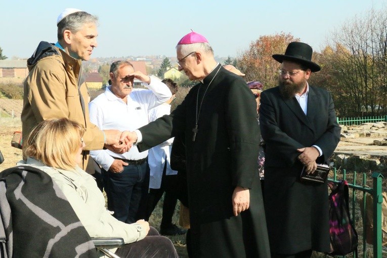 Ku pamięci pomordowanych Żydów