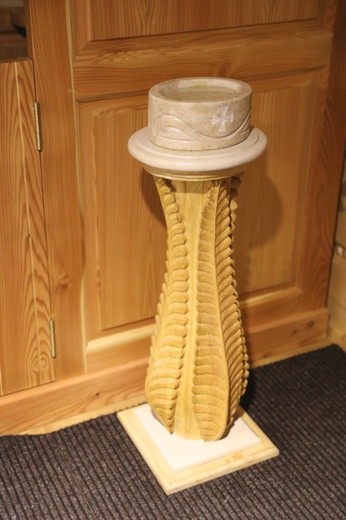 Poświęcenie odbudowanego po pożarze kościoła na Stecówce