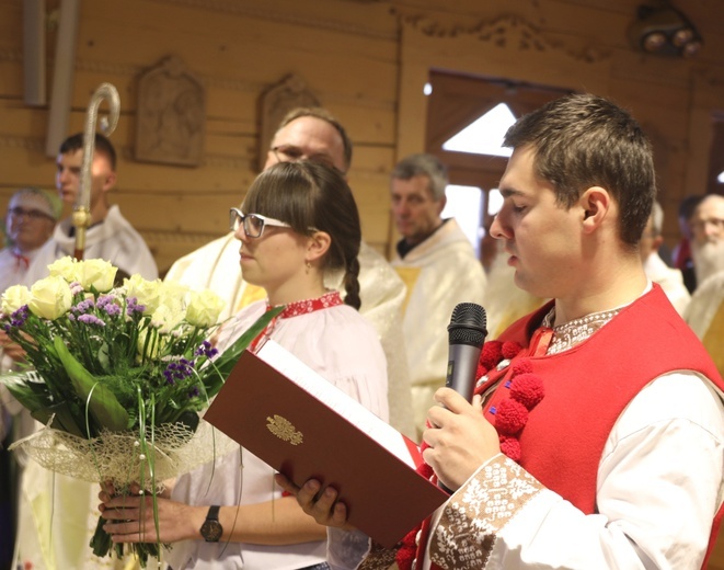 Poświęcenie odbudowanego po pożarze kościoła na Stecówce