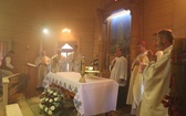 Poświęcenie odbudowanego po pożarze kościoła na Stecówce