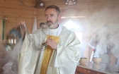 Poświęcenie odbudowanego po pożarze kościoła na Stecówce