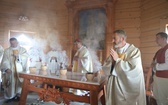 Poświęcenie odbudowanego po pożarze kościoła na Stecówce