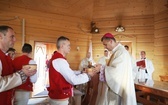 Poświęcenie odbudowanego po pożarze kościoła na Stecówce