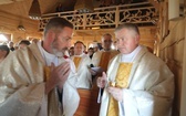 Poświęcenie odbudowanego po pożarze kościoła na Stecówce
