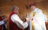 Poświęcenie odbudowanego po pożarze kościoła na Stecówce