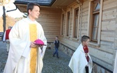 Poświęcenie odbudowanego po pożarze kościoła na Stecówce