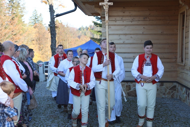 Poświęcenie odbudowanego po pożarze kościoła na Stecówce