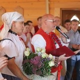 Poświęcenie odbudowanego po pożarze kościoła na Stecówce
