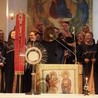 Grace Gospel Choir z Sopotu podczas modlitwy uwielbienia w jednej z poprzednich edycji "Uwielbienia 24H"