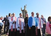 Pomnik św. Jana Pawła II na Ochodzitej w Koniakowie