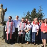 Pomnik św. Jana Pawła II na Ochodzitej w Koniakowie