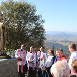 Pomnik św. Jana Pawła II na Ochodzitej w Koniakowie