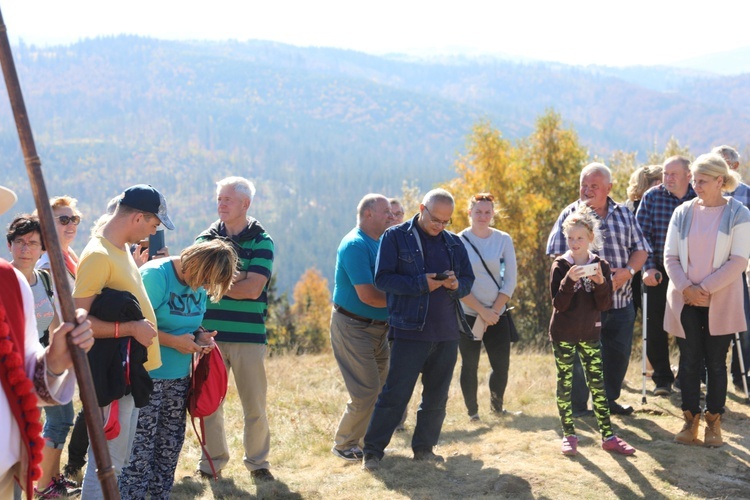 Pomnik św. Jana Pawła II na Ochodzitej w Koniakowie