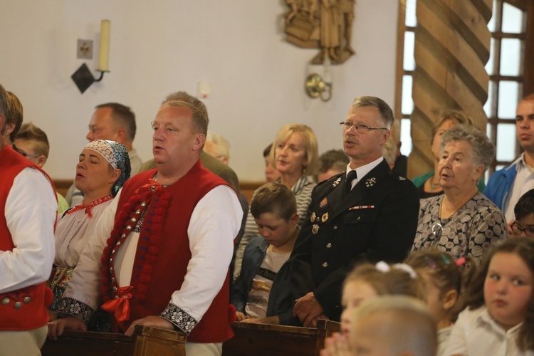 Pomnik św. Jana Pawła II na Ochodzitej w Koniakowie