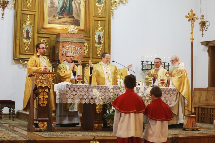 Pomnik św. Jana Pawła II na Ochodzitej w Koniakowie