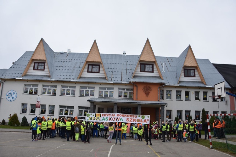 Odblaskowa szkoła w Starem Bystrem 