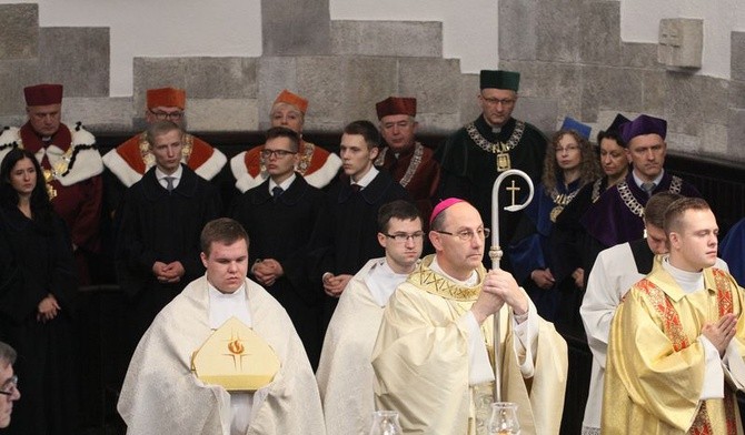 Msza św. rozpoczęła uroczystą inaugurację roku akademickiego 