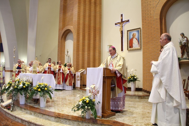 Poświęcenie kościoła św. Jana Pawła II w Nowym Sączu