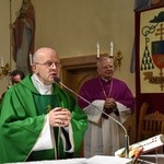 Abp Marek Jędraszewski w parafii w Cichem-Miętustwie