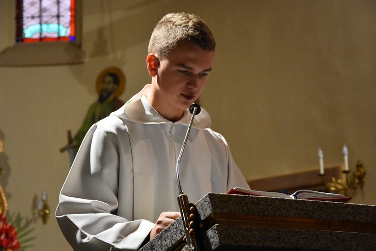 Abp Marek Jędraszewski w parafii w Cichem-Miętustwie