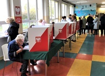 Tłumy głosujących w Warszawie