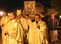 Bp Roman Pindel przewodniczył jubileuszowej Eucharytii i procesji z obrazem MB Pompejańskiej