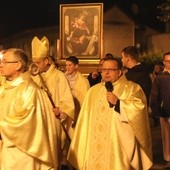 Bp Roman Pindel przewodniczył jubileuszowej Eucharytii i procesji z obrazem MB Pompejańskiej