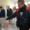 W województwie mazowieckim zanotowano rekordową frekwencję wyborczą. Według wstępnych danych na wybory poszło 55,84 proc. uprawnionych 