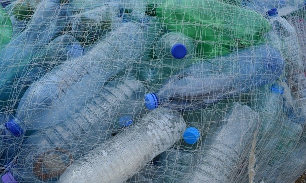 Ludzie na całym świecie zjadają mnóstwo plastiku, nie wiedząc o tym