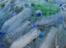 Ludzie na całym świecie zjadają mnóstwo plastiku, nie wiedząc o tym