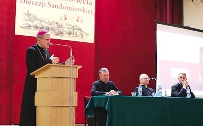 Wykłady odbyły się w Katolickim Domu Kultury w Sandomierzu.