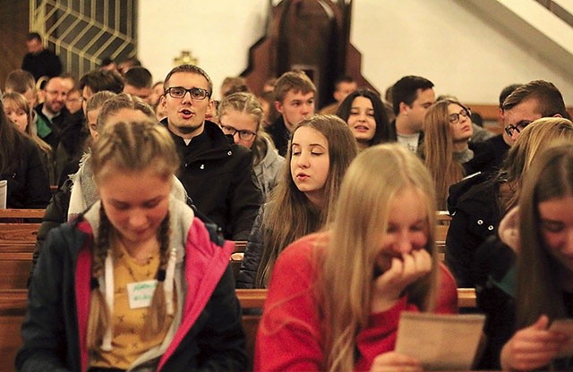 Modlitewne spotkanie odbyło się w sobotę 20 października, wzięło w nim udział ponad 100 osób. 