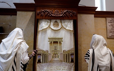 Ortodoksyjni Żydzi modlą się przy grobie Racheli.
19.10.2018 Betlejem 