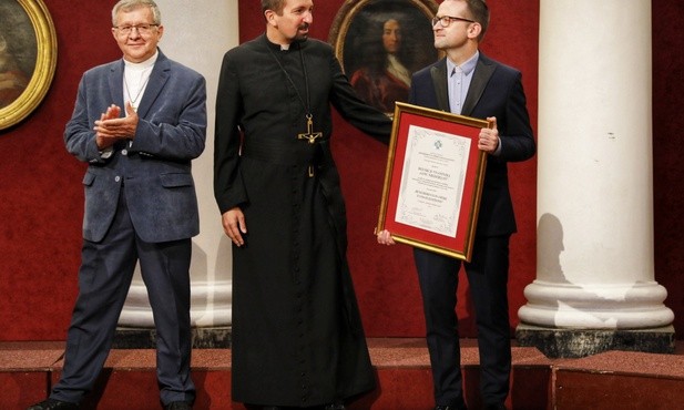 Medal dla "Gościa Niedzielnego" odebrał ks. Adam Pawlaszczyk