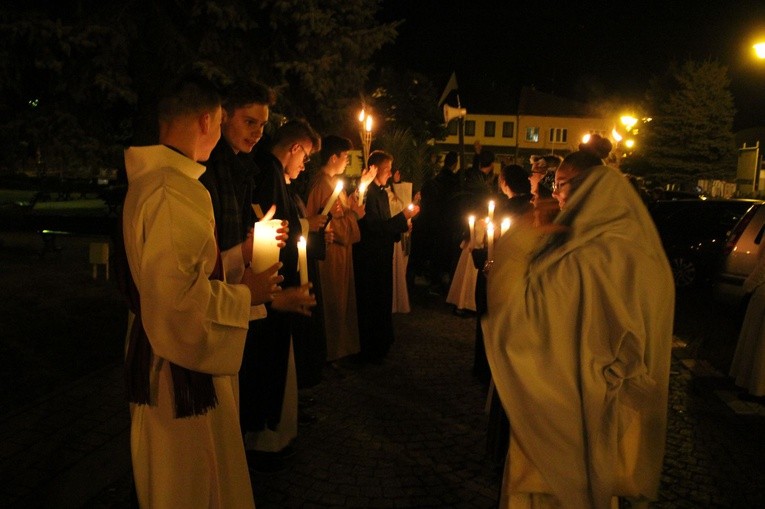Pochód ze świętymi w Bobowej
