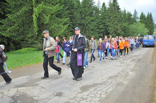 Ks. Wojciech Łoś - uczestnik pieszych pielgrzymek