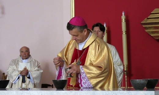 Bąków - poświęcenie kościoła