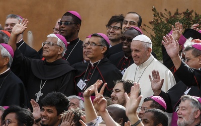 Synod Biskupów: 5 punktów bez sprzeciwu, 65 głosów niezgody w punkcie o seksualności